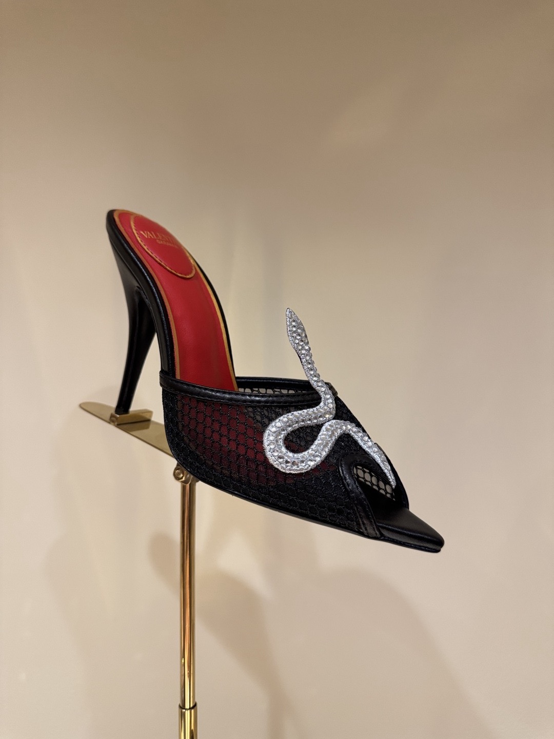 Valentino Heel