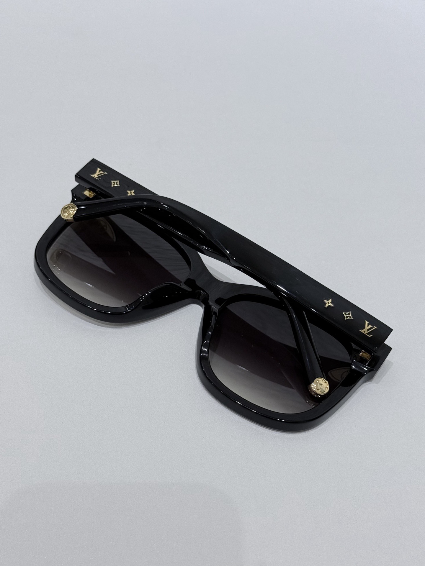 Lv Glasses - Image 6